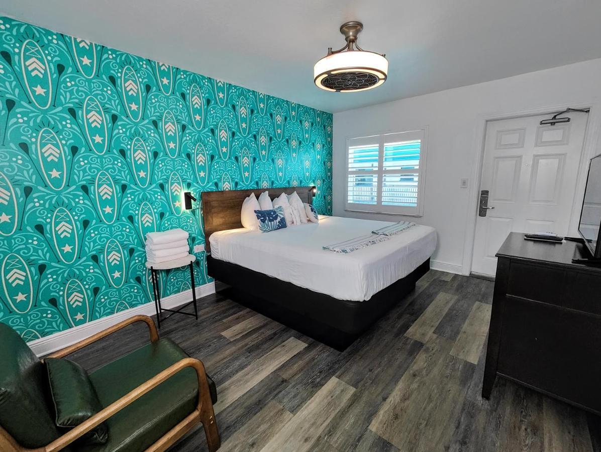 Tahitian Beach Resort Treasure Island Екстер'єр фото
