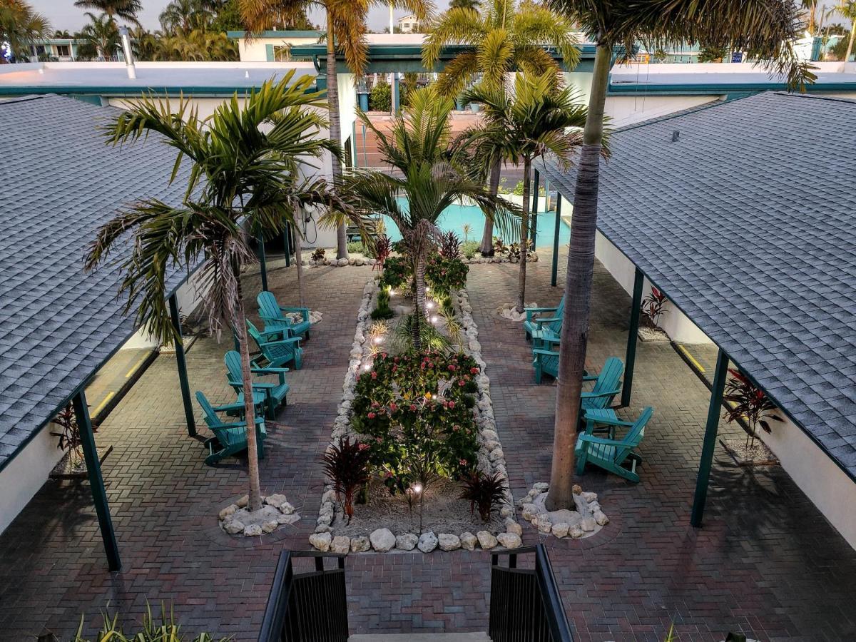 Tahitian Beach Resort Treasure Island Екстер'єр фото