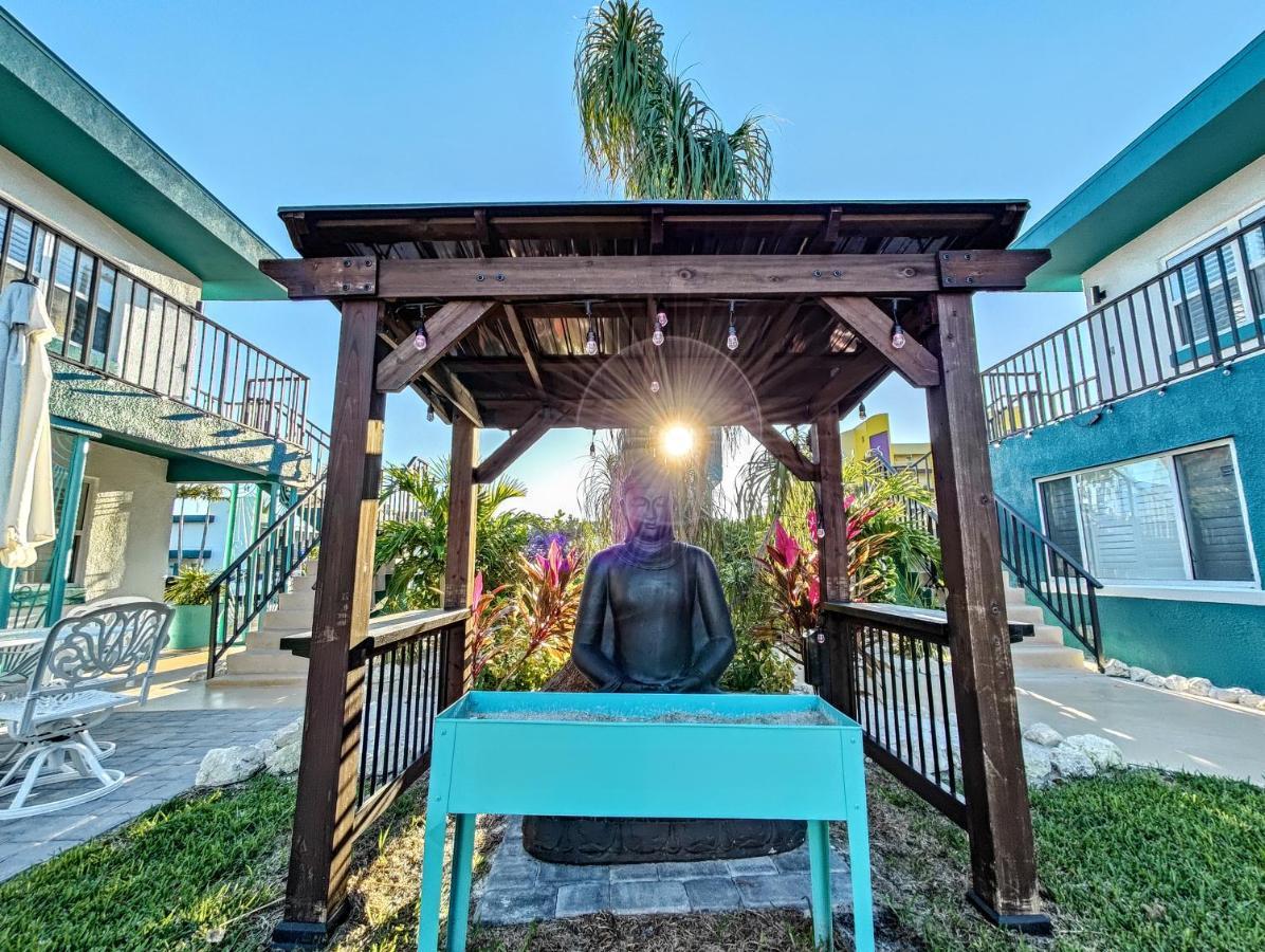Tahitian Beach Resort Treasure Island Екстер'єр фото