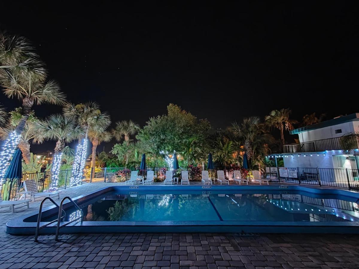 Tahitian Beach Resort Treasure Island Екстер'єр фото