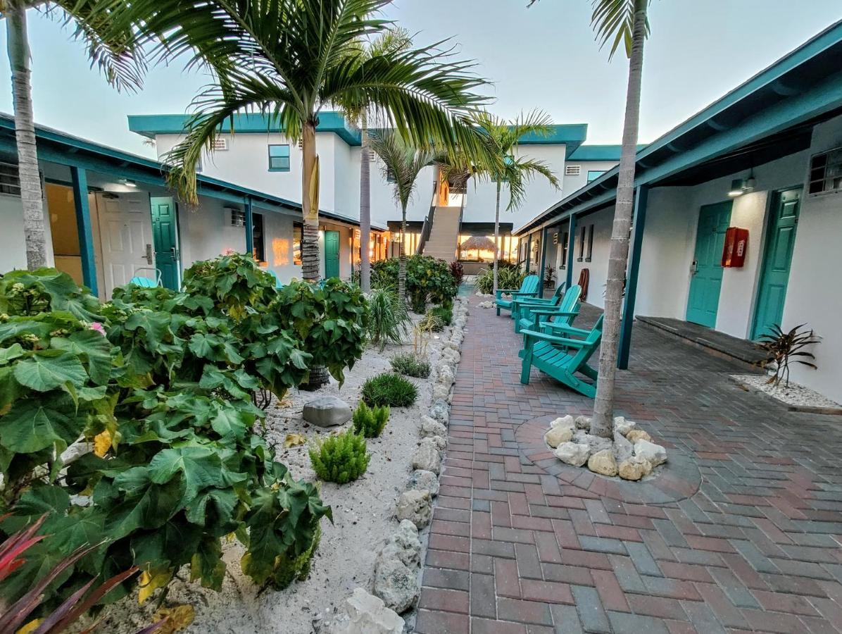 Tahitian Beach Resort Treasure Island Екстер'єр фото