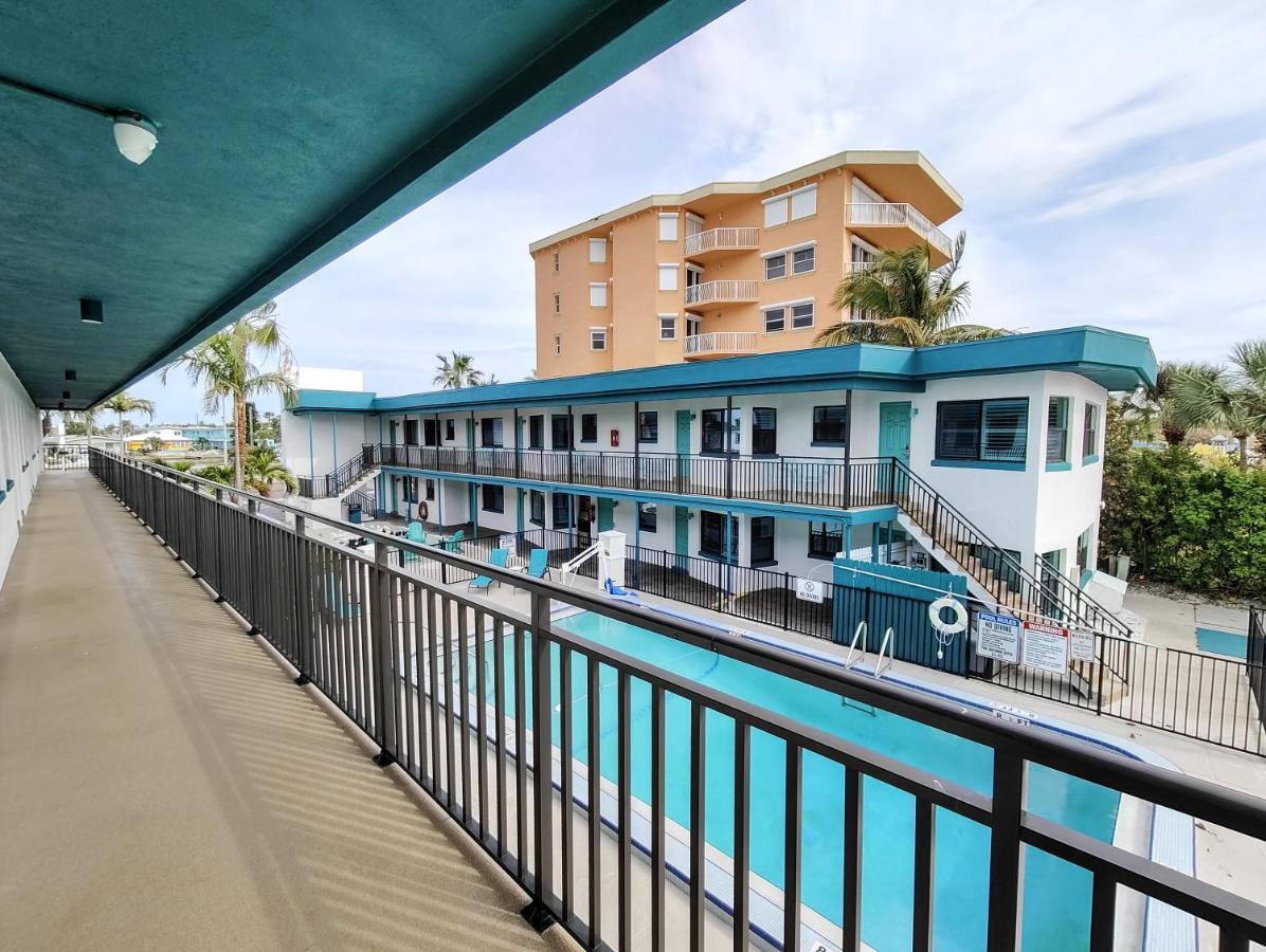 Tahitian Beach Resort Treasure Island Екстер'єр фото