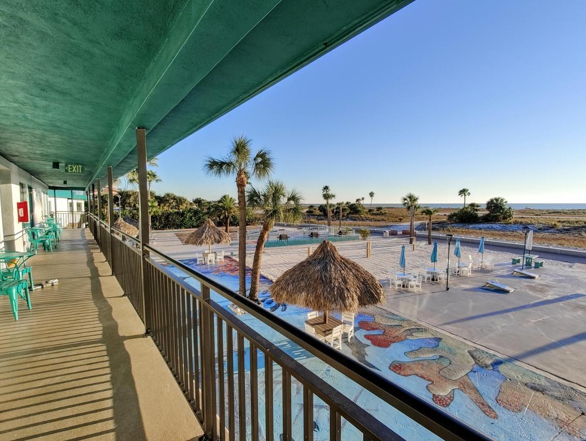 Tahitian Beach Resort Treasure Island Екстер'єр фото