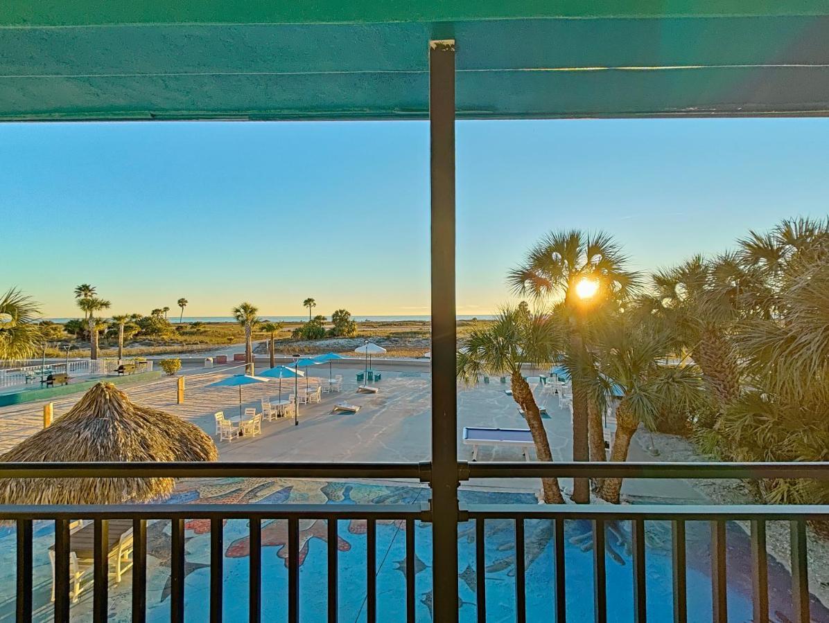 Tahitian Beach Resort Treasure Island Екстер'єр фото