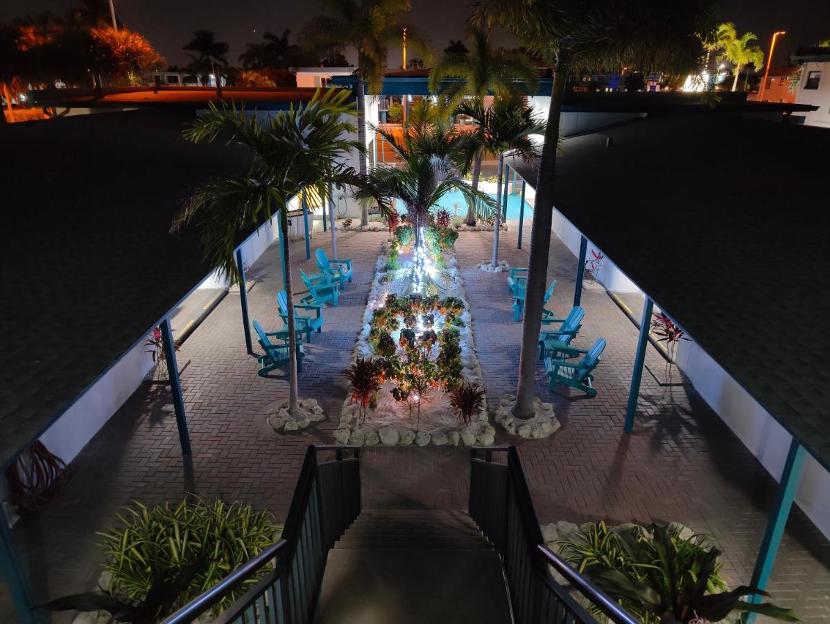 Tahitian Beach Resort Treasure Island Екстер'єр фото
