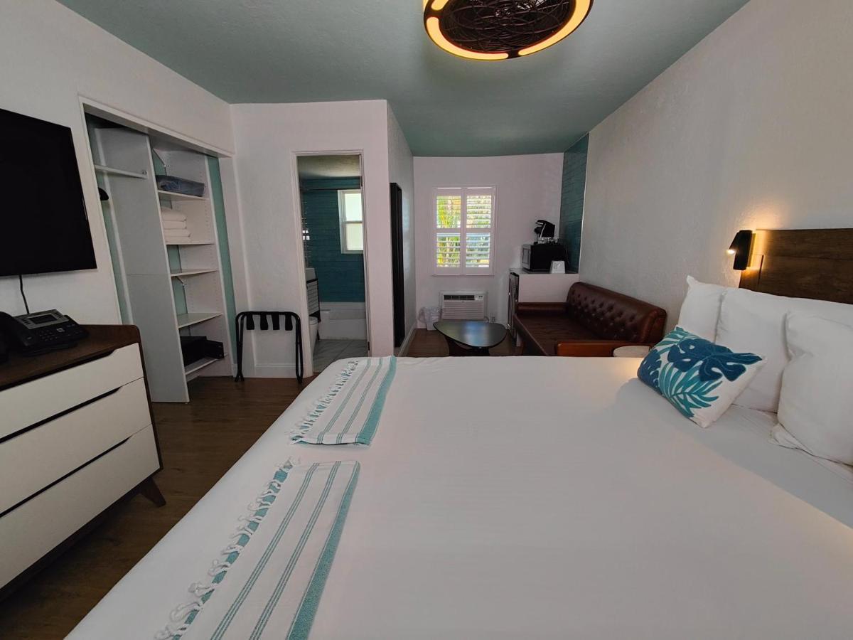 Tahitian Beach Resort Treasure Island Екстер'єр фото