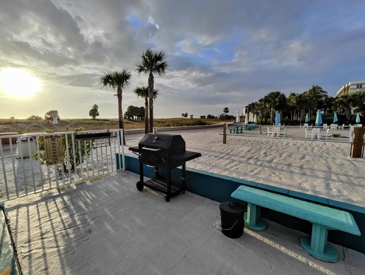 Tahitian Beach Resort Treasure Island Екстер'єр фото