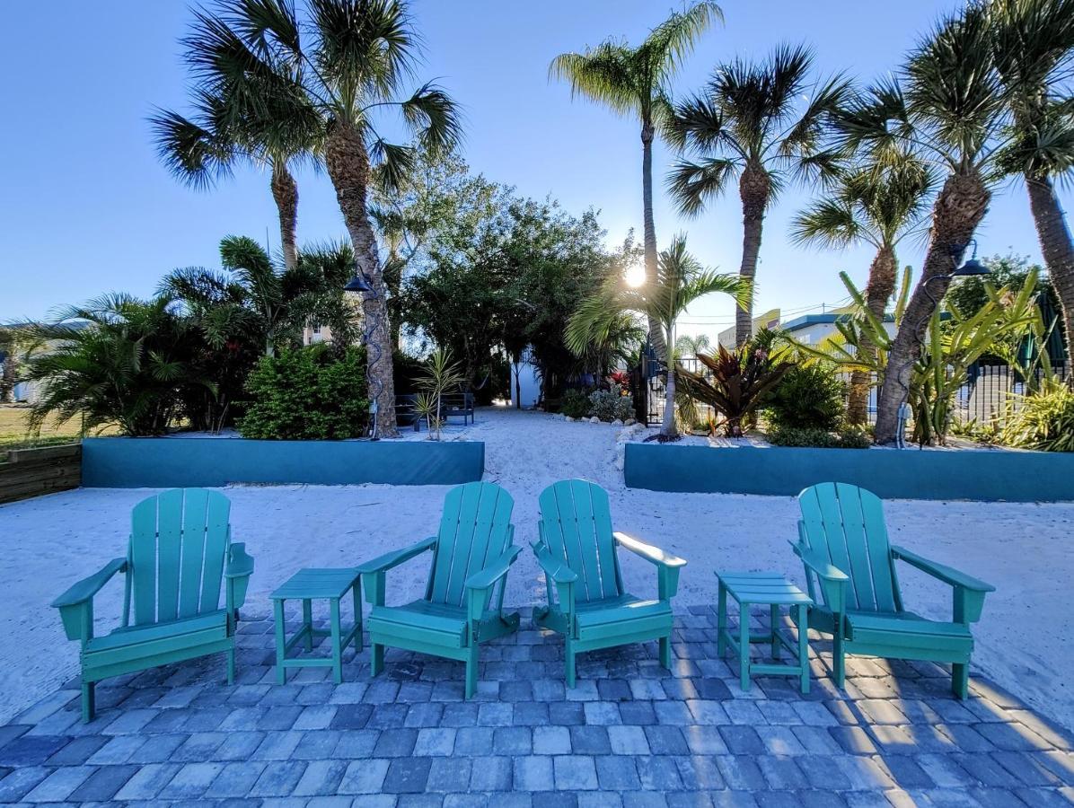 Tahitian Beach Resort Treasure Island Екстер'єр фото